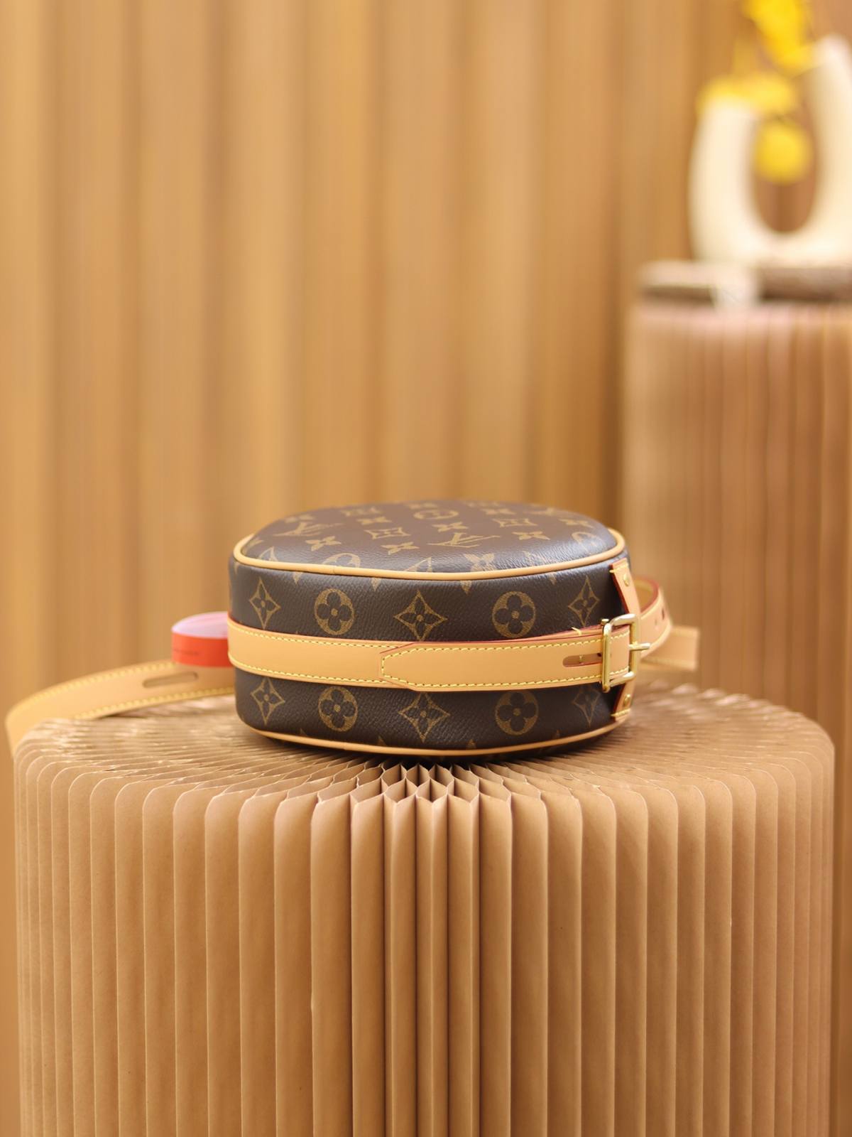 Ellebag Factory’s Replication Techniques for Louis Vuitton Boîte Chapeau Souple Bag (M45149)-ร้านค้าออนไลน์กระเป๋า Louis Vuitton ปลอมคุณภาพดีที่สุด, กระเป๋าออกแบบจำลอง ru