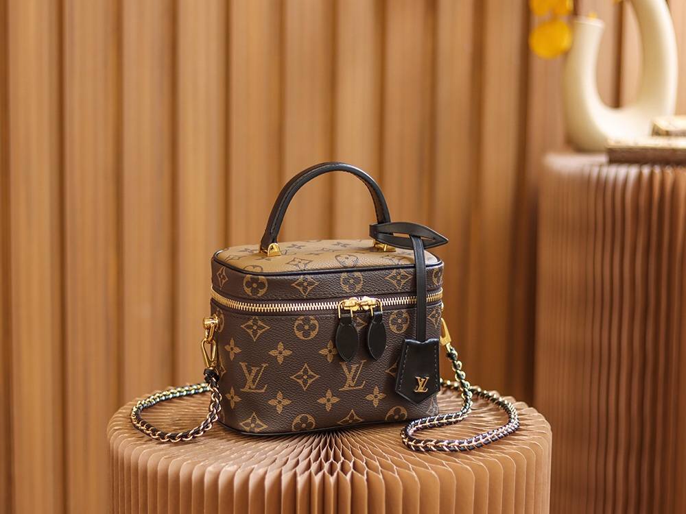 Ellebag Factory’s Replication Techniques for Louis Vuitton VANITY Small Handbag (M45165)-Best Quality Fake Louis Vuitton Bag Online Store, Replica designer bag ru