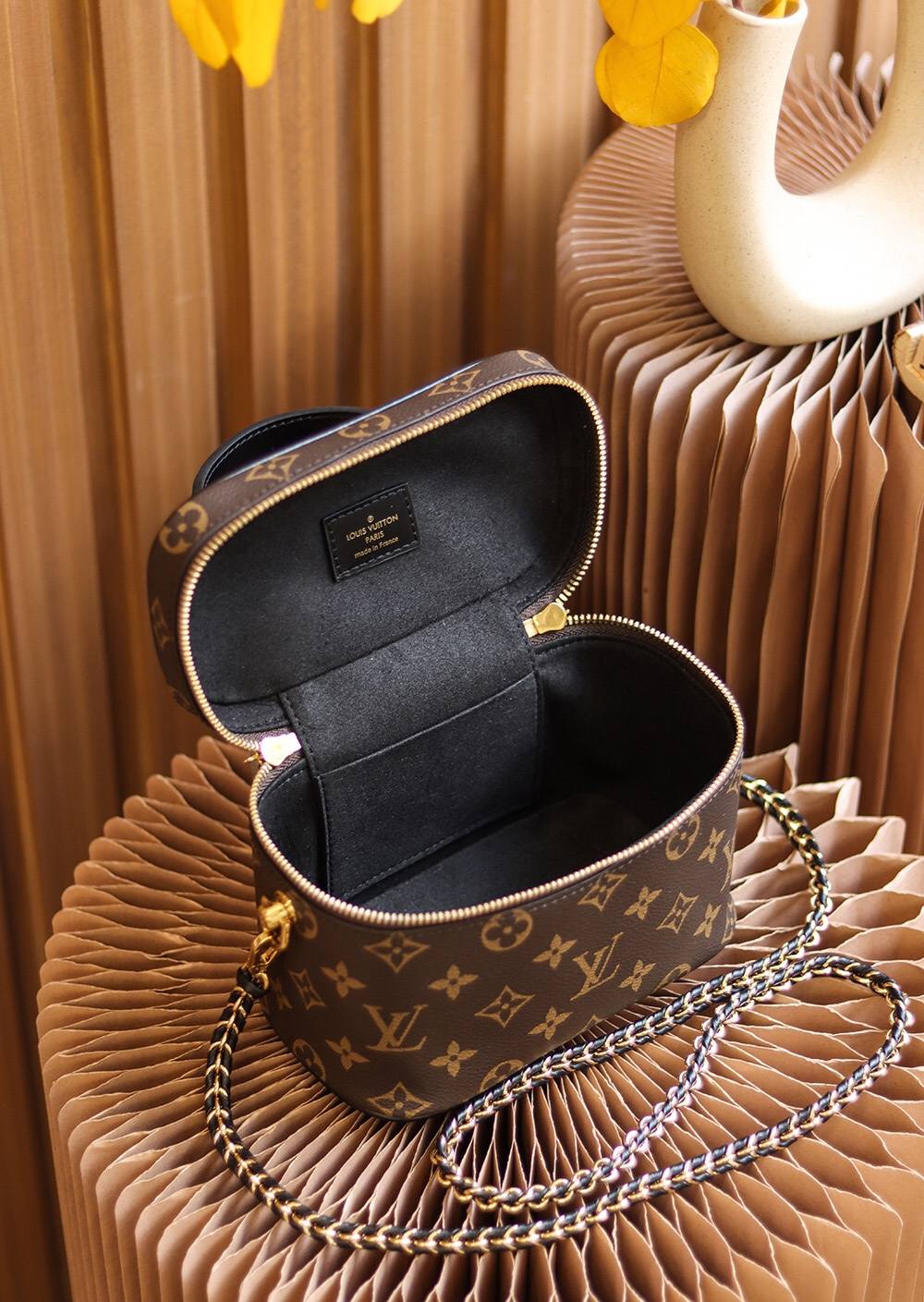 Ellebag Factory’s Replication Techniques for Louis Vuitton VANITY Small Handbag (M45165)-Best Quality Fake Louis Vuitton Bag Online Store ، حقيبة مصمم طبق الأصل ru