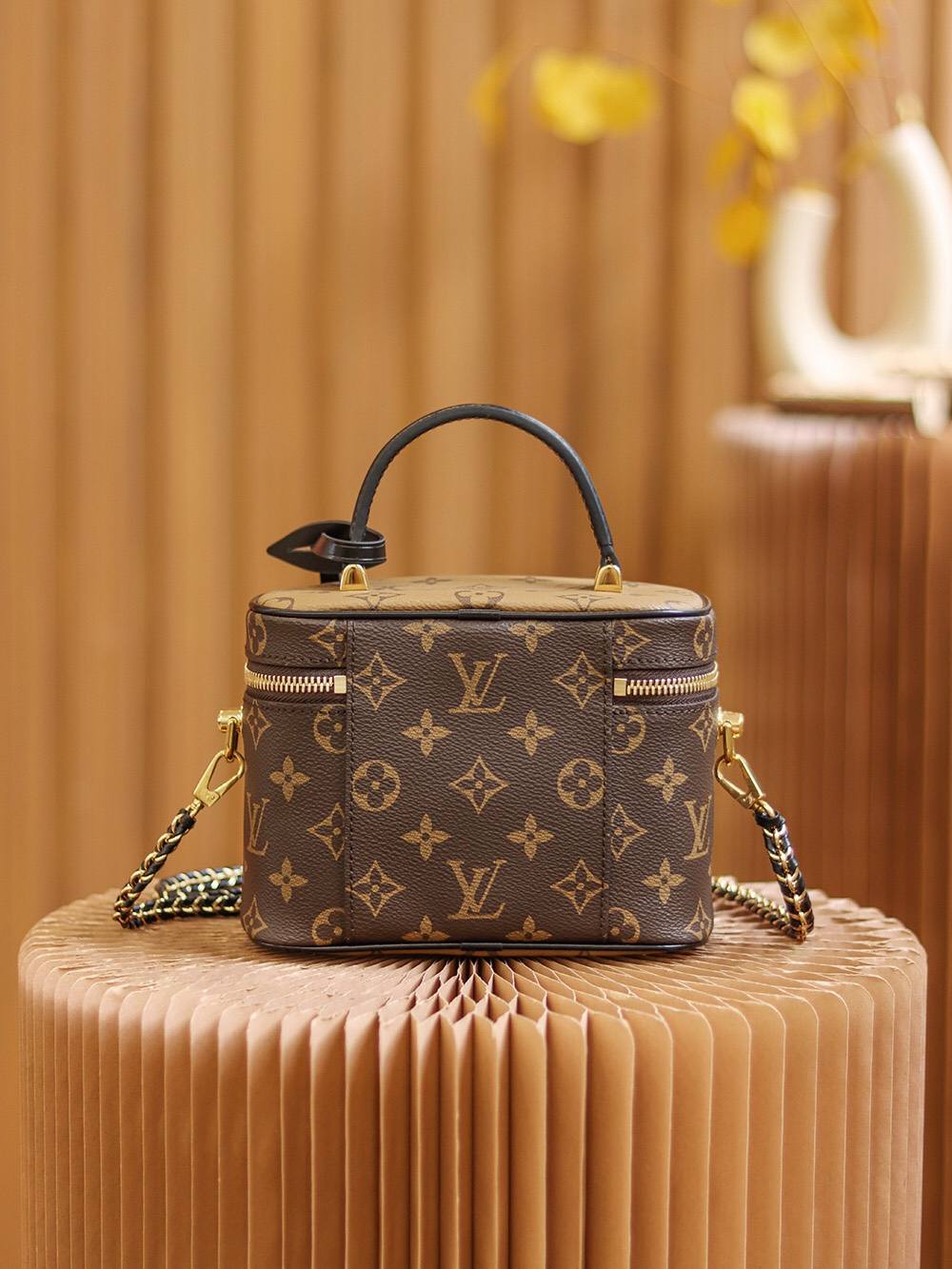 Ellebag Factory’s Replication Techniques for Louis Vuitton VANITY Small Handbag (M45165)-Labākās kvalitātes viltotās Louis Vuitton somas tiešsaistes veikals, dizaineru somas kopija ru