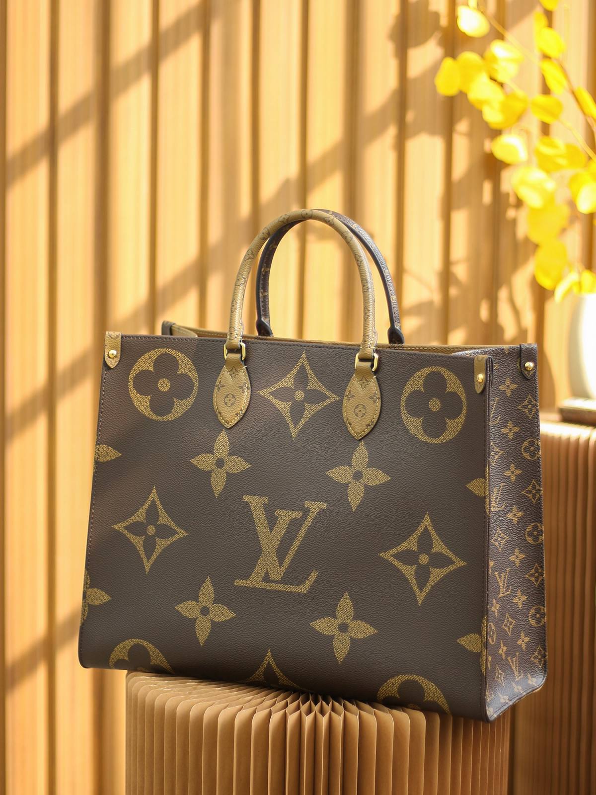 Ellebag Factory’s Replication Techniques for Louis Vuitton ONTHEGO Large Handbag (M45320)-Beste kwaliteit nep Louis Vuitton tas online winkel, replica designer tas ru