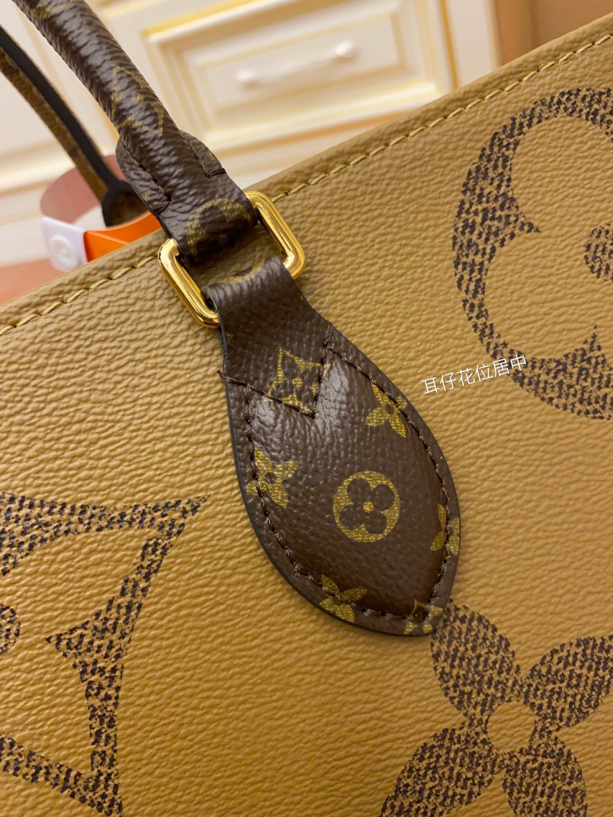 Ellebag Factory’s Replication Techniques for Louis Vuitton ONTHEGO Large Handbag (M45320)-Bescht Qualitéit Fake Louis Vuitton Bag Online Store, Replica Designer Bag ru