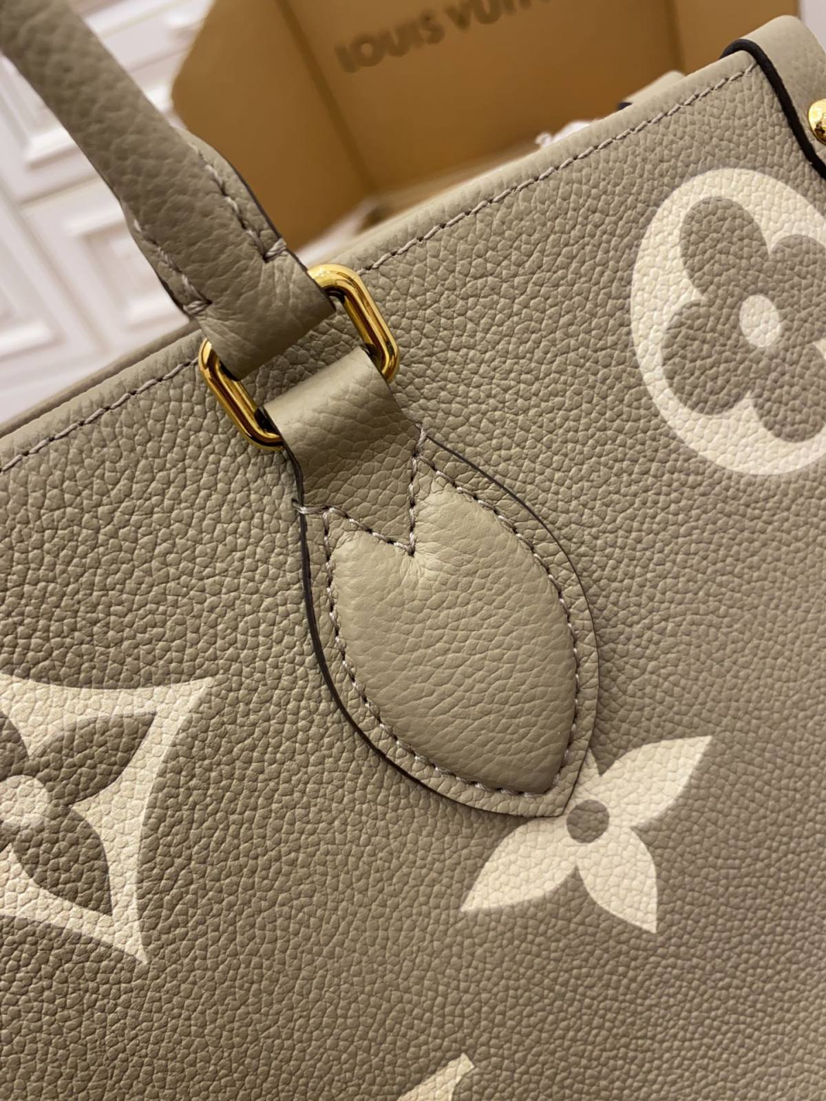 Ellebag Factory’s Replication Techniques for Louis Vuitton M45494 Elephant Gray Print ONTHEGO Small Handbag-Loja online de bolsa Louis Vuitton falsa de melhor qualidade, bolsa de designer de réplica ru