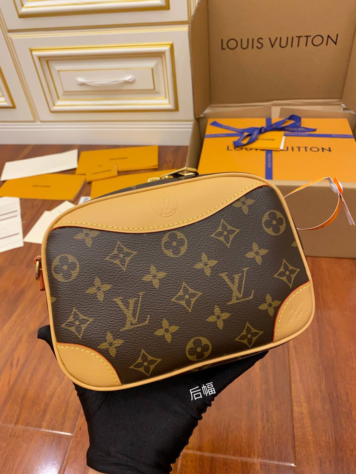 Ellebag Factory’s Replication Techniques for Louis Vuitton M45528 Mini Luggage Deauville Mini Handbag-Bästa kvalitet Fake Louis Vuitton Bag Online Store, Replica designer bag ru