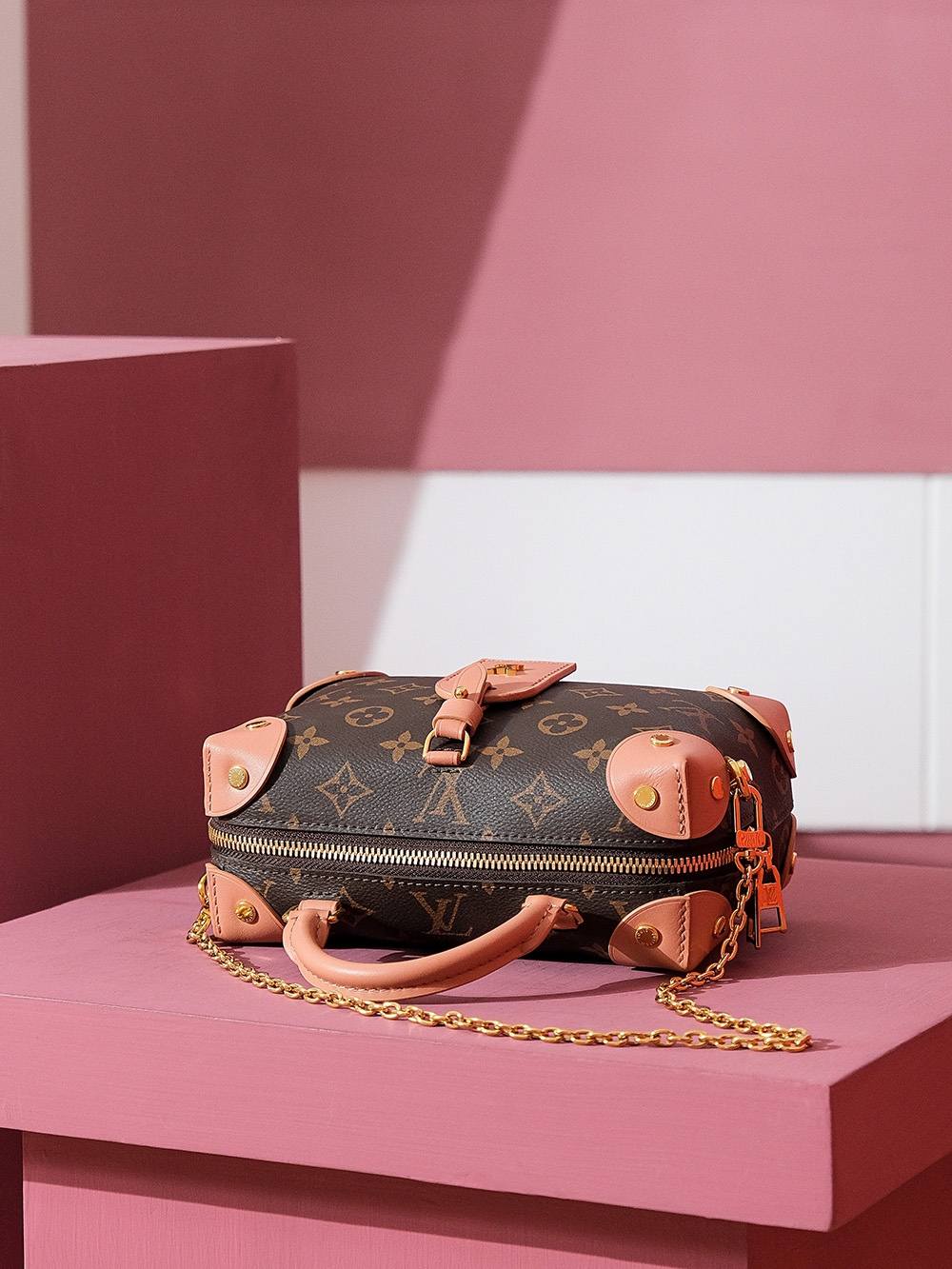 Ellebag Factory’s Replication Techniques for Louis Vuitton Petite Malle Souple Bag M45531-Dyqani në internet i çantave të rreme Louis Vuitton me cilësi më të mirë, çanta modeli kopje ru