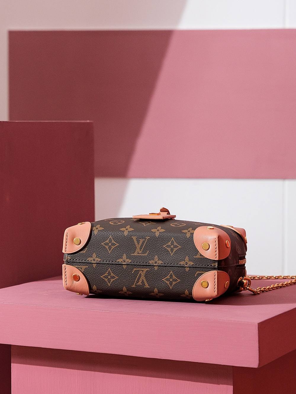 Ellebag Factory’s Replication Techniques for Louis Vuitton Petite Malle Souple Bag M45531-Dyqani në internet i çantave të rreme Louis Vuitton me cilësi më të mirë, çanta modeli kopje ru