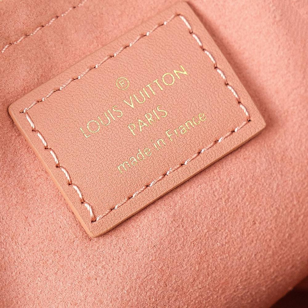 Ellebag Factory’s Replication Techniques for Louis Vuitton Petite Malle Souple Bag M45531-Dyqani në internet i çantave të rreme Louis Vuitton me cilësi më të mirë, çanta modeli kopje ru