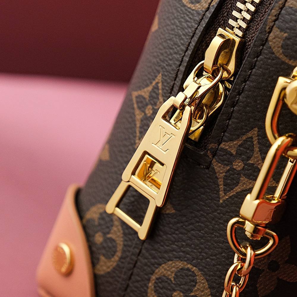 Ellebag Factory’s Replication Techniques for Louis Vuitton Petite Malle Souple Bag M45531-Dyqani në internet i çantave të rreme Louis Vuitton me cilësi më të mirë, çanta modeli kopje ru