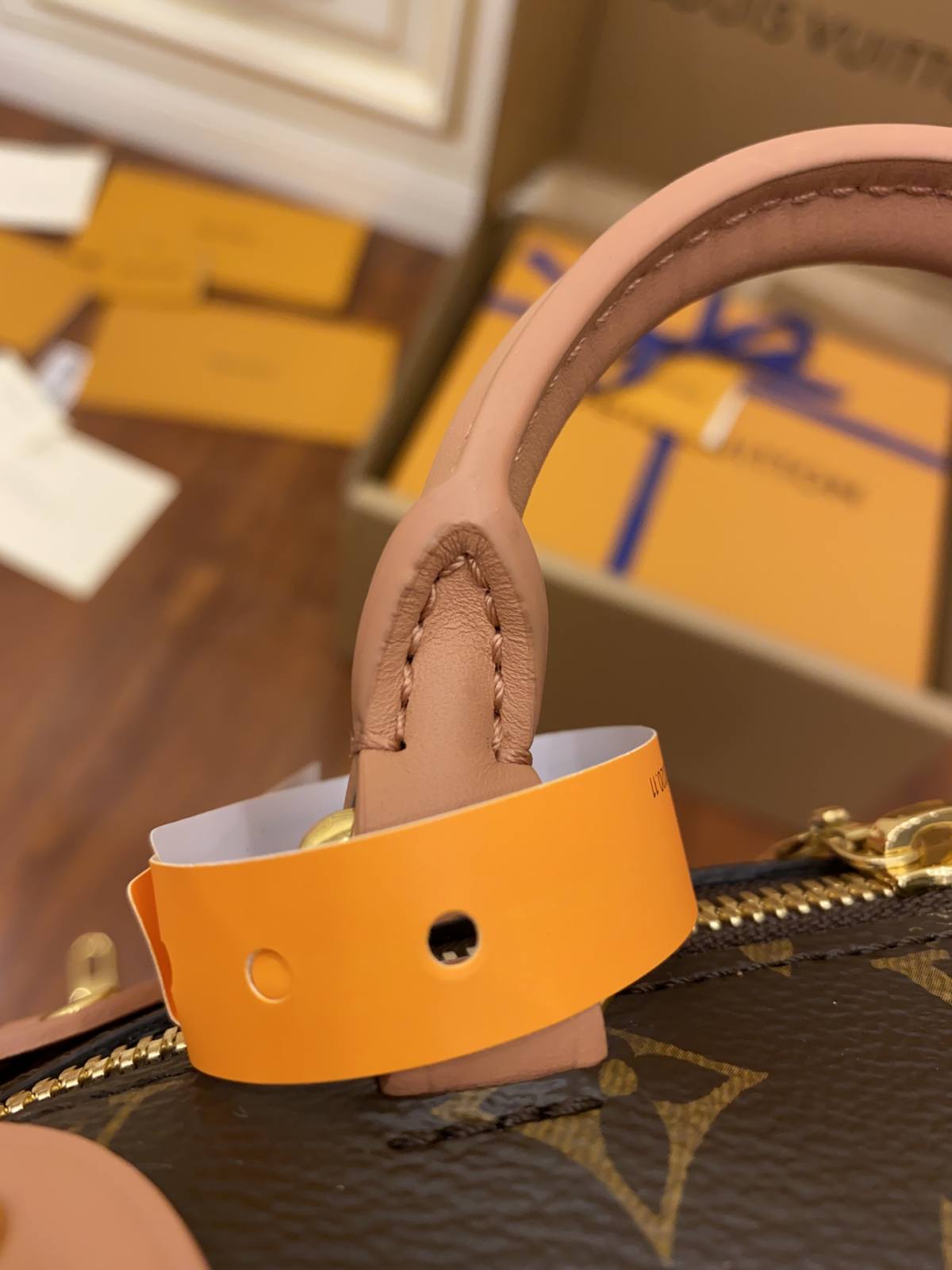 Ellebag Factory’s Replication Techniques for Louis Vuitton Petite Malle Souple Pink Bag M45531-Negozio in linea della borsa falsa di Louis Vuitton di migliore qualità, borsa del progettista della replica ru