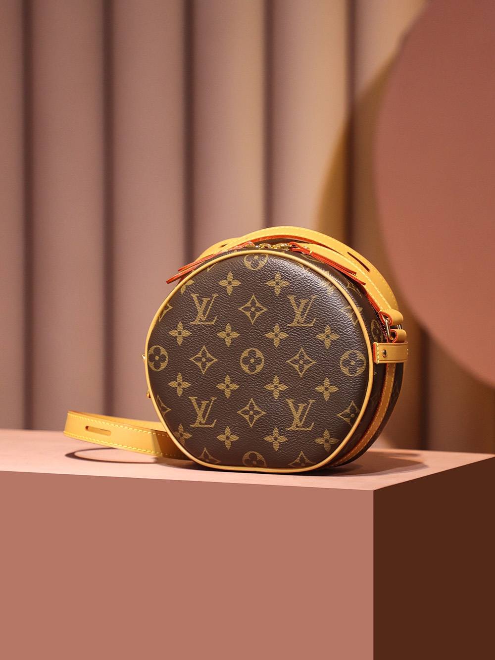 Ellebag Factory’s Replication Techniques for Louis Vuitton BOÎTE CHAPEAU SOUPLE Mini Bag M45578-সেরা মানের নকল লুই ভিটন ব্যাগ অনলাইন স্টোর, রেপ্লিকা ডিজাইনার ব্যাগ ru