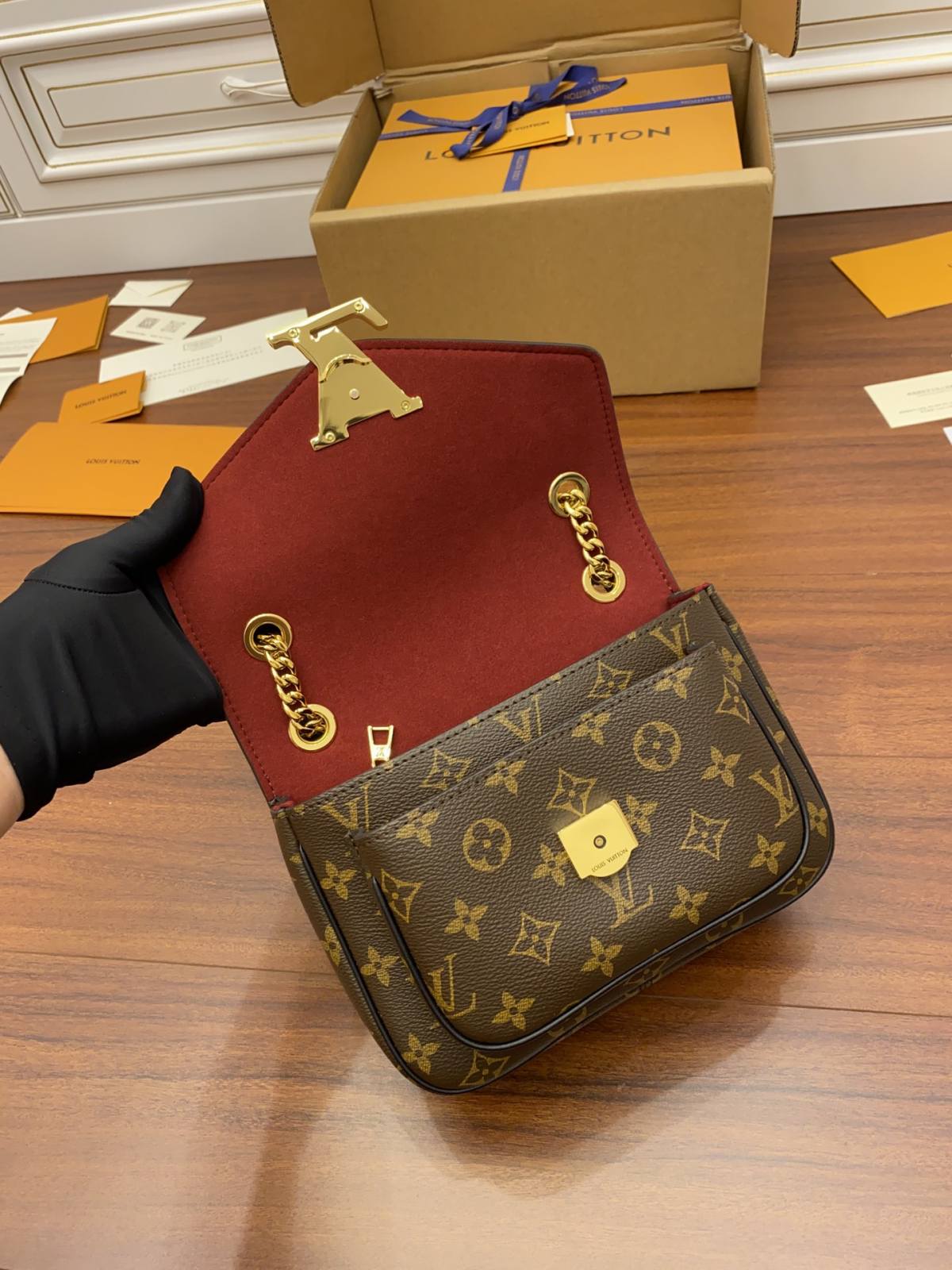 Ellebag Factory’s Replication Techniques for Louis Vuitton PASSY Chain Bag Monogram with Gold Hardware (M45592)-בעסטער קוואַליטעט שווינדל לוי ווויטטאָן באַג אָנליין קראָם, רעפּליקע דיזיינער זעקל רו