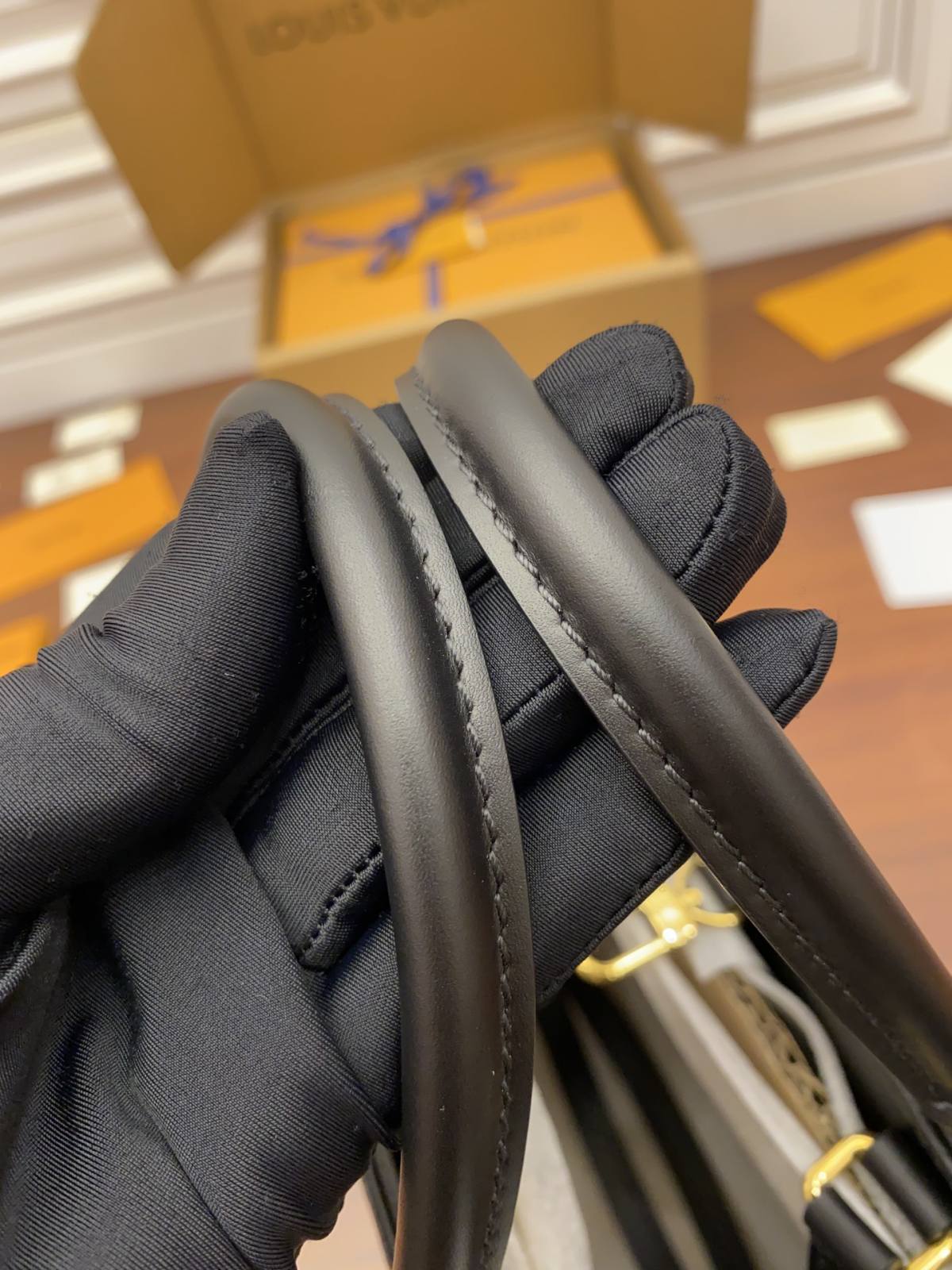 Ellebag Factory’s Replication Techniques for Louis Vuitton M45595 Black Pressed Flower ONTHEGO Medium Handbag-最高品質の偽のルイヴィトンバッグオンラインストア、レプリカデザイナーバッグru