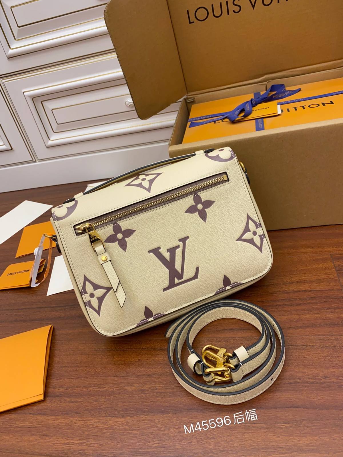 Ellebag Factory’s Replication Techniques for Louis Vuitton M45596 White Print Pochette Métis 2021 Spring-Best Quality Fake Louis Vuitton Bag Online Store, Replica designer bag ru