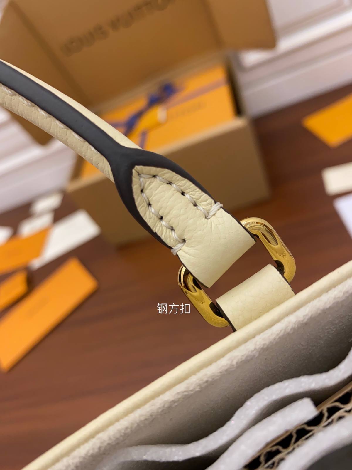 Ellebag Factory’s Replication Techniques for Louis Vuitton M45654 Cream Print Onthego Small Tote Bag-Best Quality Fake Louis Vuitton Bag Online Store ، حقيبة مصمم طبق الأصل ru