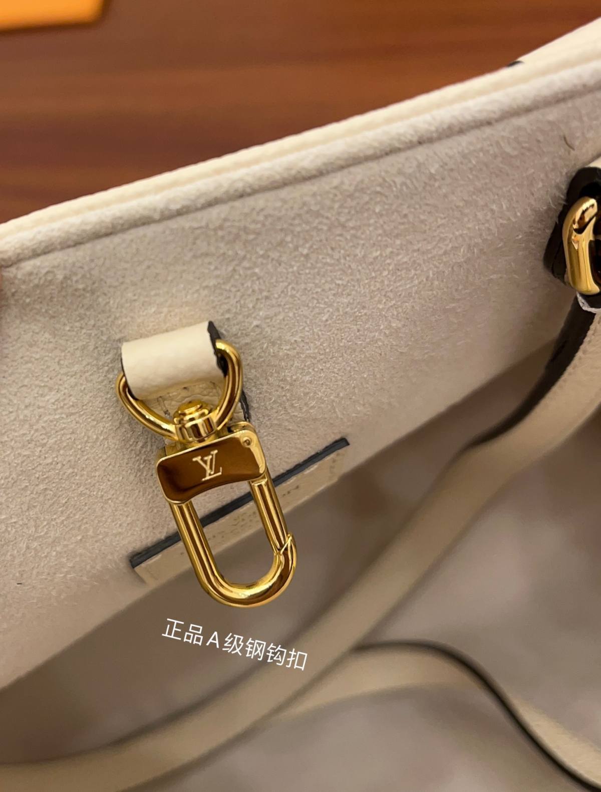 Ellebag Factory’s Replication Techniques for Louis Vuitton ONTHEGO Medium Handbag (M45717) – Vanilla Yellow (By The Pool Capsule Collection)-Best Quality Replica designer Bag factory in China