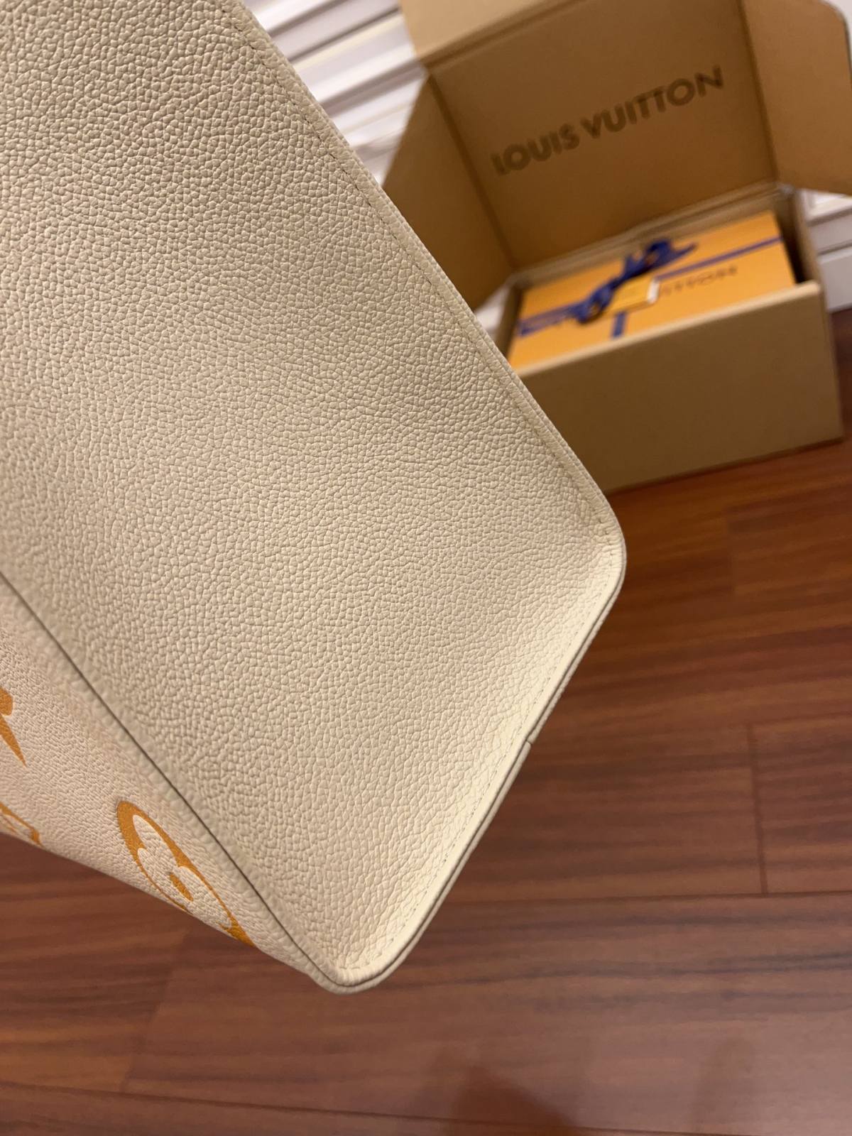 Ellebag Factory’s Replication Techniques for Louis Vuitton ONTHEGO Medium Handbag (M45717) – Vanilla Yellow (By The Pool Capsule Collection)-Best Quality Replica designer Bag factory in China