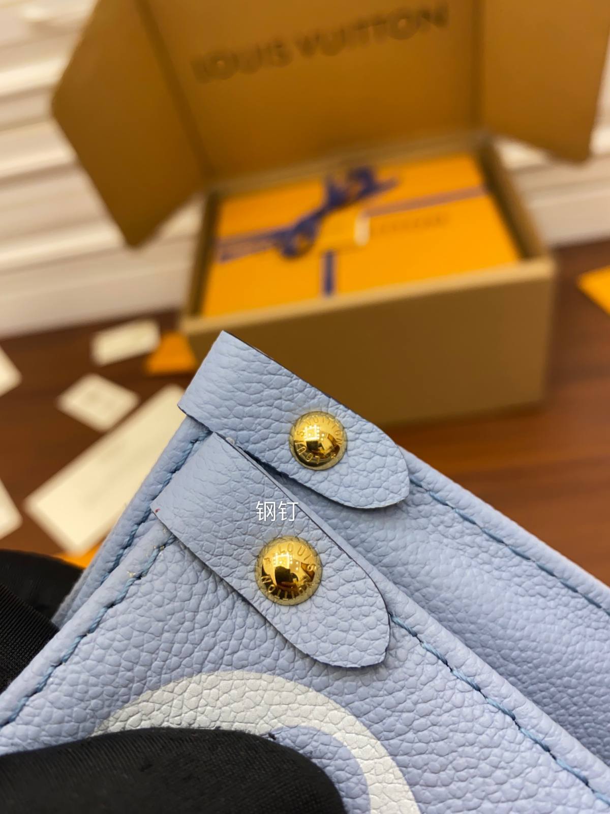 Ellebag Factory’s Replication Techniques for Louis Vuitton ONTHEGO Medium Handbag (M45718) – Blue (By The Pool Capsule Collection)-Yakanakisa Hunhu Fake Louis Vuitton Bag Online Store, Replica dhizaini bag ru