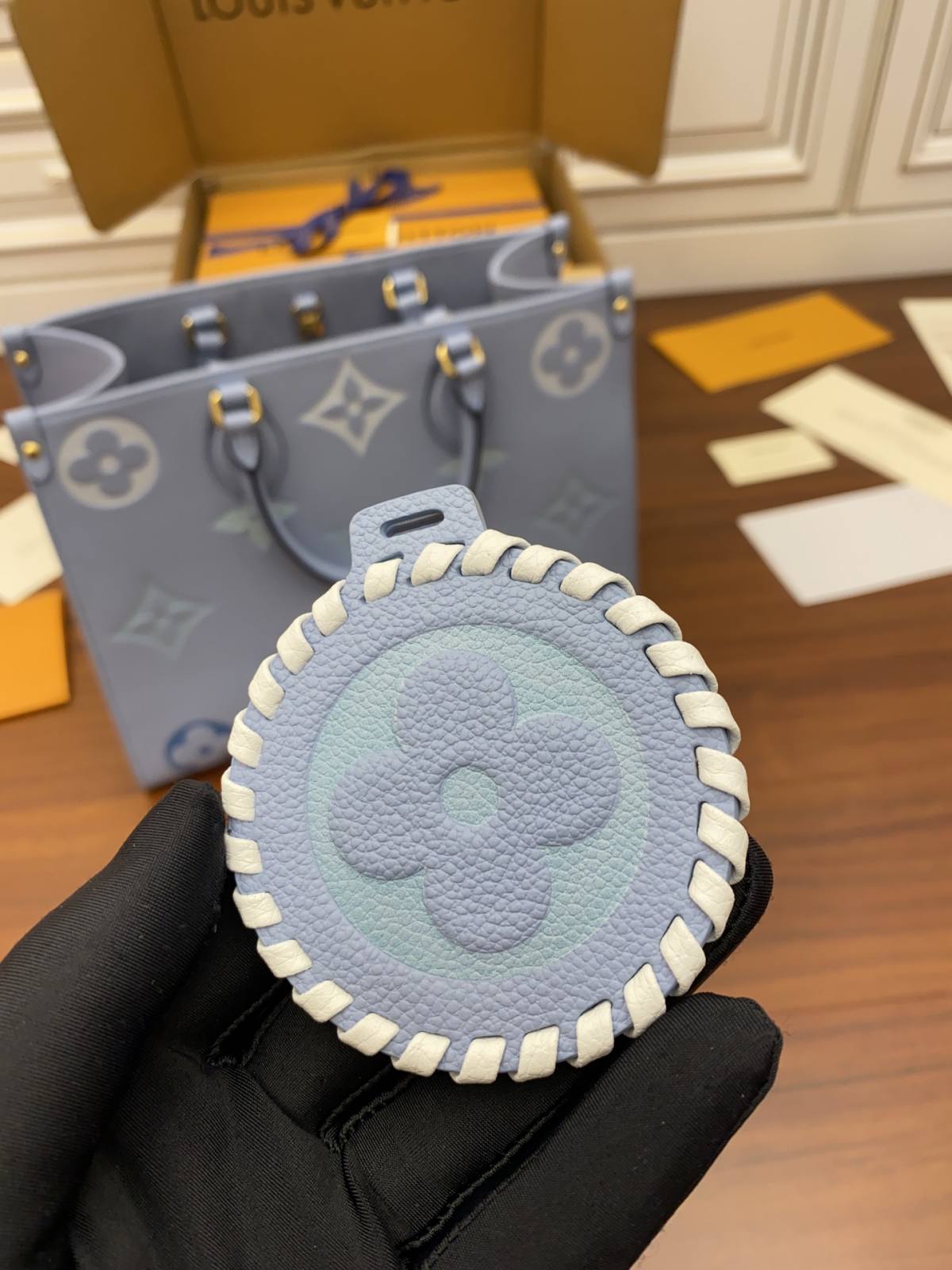 Ellebag Factory’s Replication Techniques for Louis Vuitton ONTHEGO Medium Handbag (M45718) – Blue (By The Pool Capsule Collection)-En İyi Kalite Sahte Louis Vuitton Çanta Online Mağazası, Çoğaltma tasarımcı çanta ru