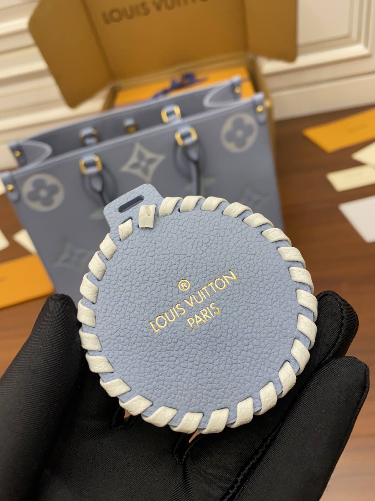 Ellebag Factory’s Replication Techniques for Louis Vuitton ONTHEGO Medium Handbag (M45718) – Blue (By The Pool Capsule Collection)-En İyi Kalite Sahte Louis Vuitton Çanta Online Mağazası, Çoğaltma tasarımcı çanta ru