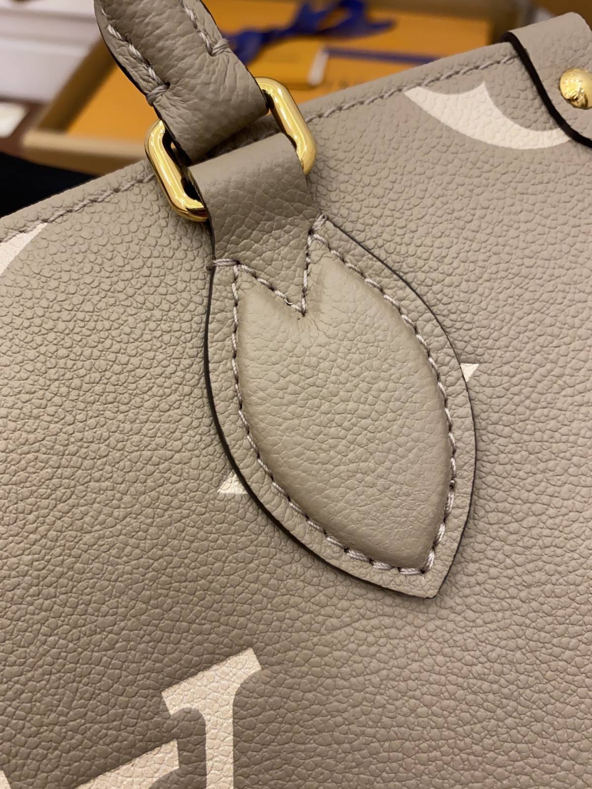 Ellebag Factory’s Replication Techniques for Louis Vuitton M45779 Elephant Gray Onthego Small Tote Bag-Best Quality Fake Louis Vuitton Bag Online Store, Replica designer bag ru