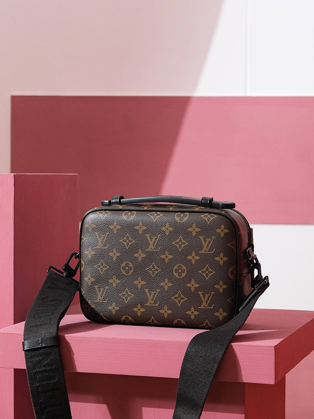 Ellebag Factory’s Replication Techniques for Louis Vuitton M45806 S Lock Messenger Bag-Magazin online de geanți Louis Vuitton fals de cea mai bună calitate, geantă de designer replica ru