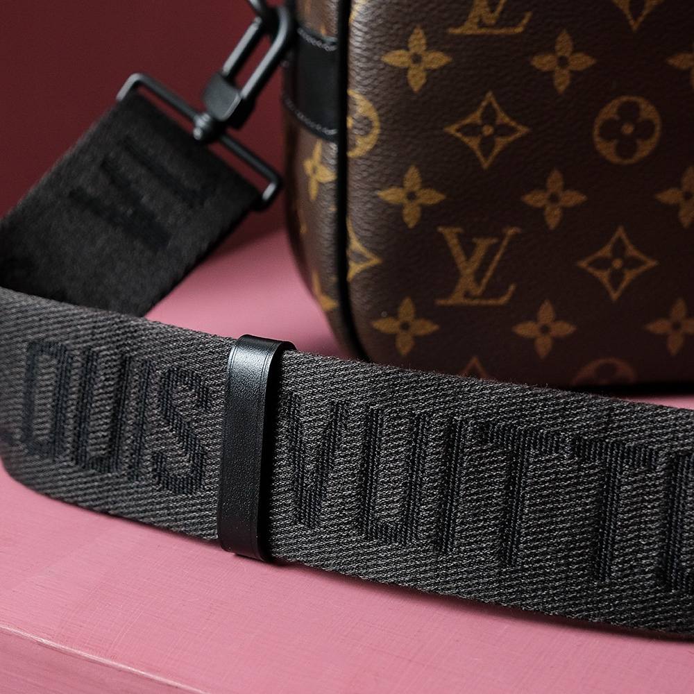 Ellebag Factory’s Replication Techniques for Louis Vuitton M45806 S Lock Messenger Bag-Best Quality Fake Louis Vuitton Bag Online Store, Replica designer bag ru