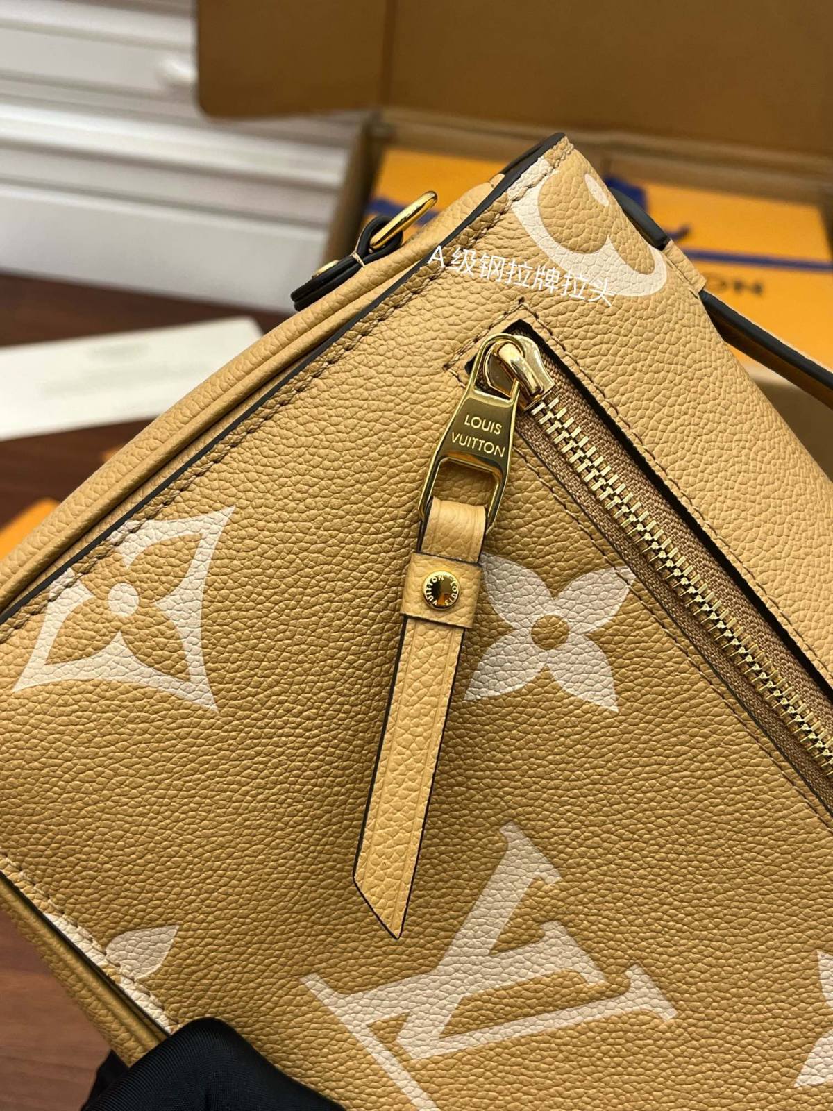 Ellebag Factory’s Replication Techniques for Louis Vuitton M45809 Pochette Métis in Apricot Leather-Molemo ka ho Fetisisa Lebenkele la Lebenkele la Marang-rang la Fake Louis Vuitton, Replica designer bag ru