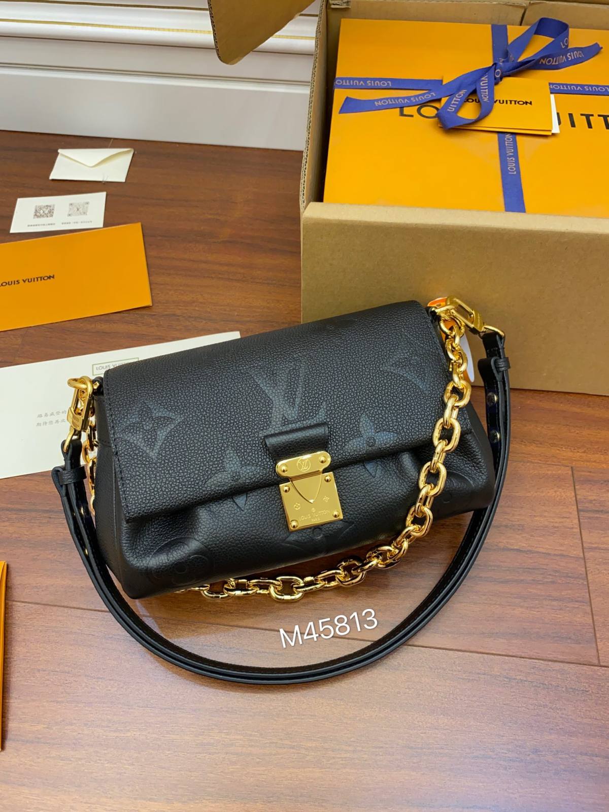 Ellebag Factory’s Replication Techniques for Louis Vuitton M45813 Black Embossed Favorite Handbag-Umgangatho ogqwesileyo woMgangatho weFake weLouis Vuitton kwiVenkile ye-Intanethi, ibhegi yomyili weReplica ru