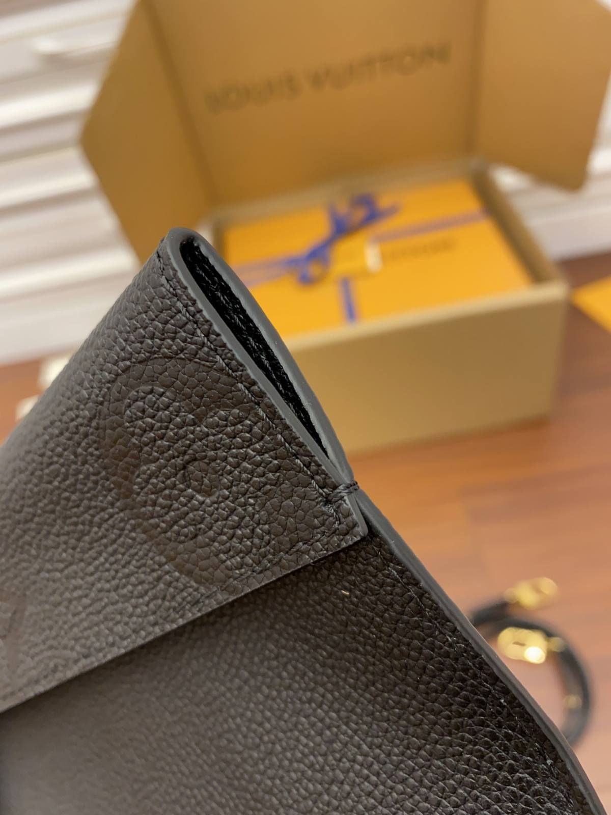 Ellebag Factory’s Replication Techniques for Louis Vuitton M45813 Black Embossed Favorite Handbag-Best Quality Fake Louis Vuitton Bag Online Store, Replica designer bag ru