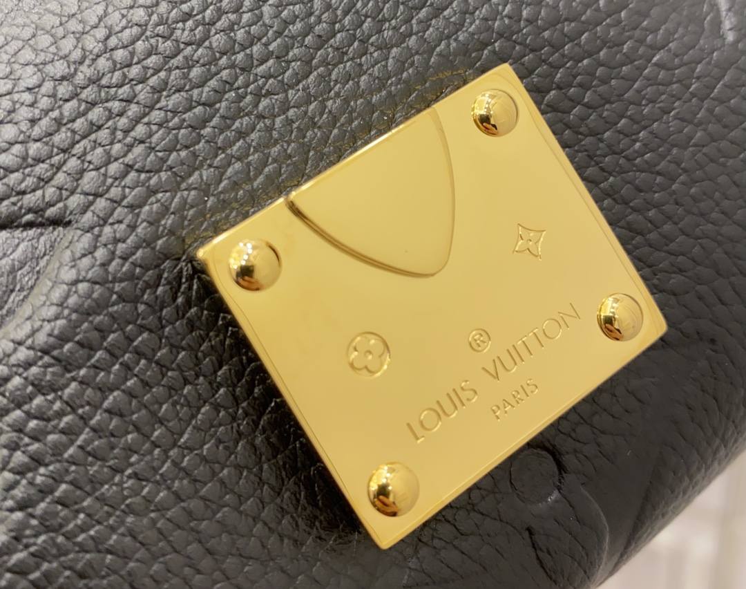 Ellebag Factory’s Replication Techniques for Louis Vuitton M45813 Black Embossed Favorite Handbag-Meilleure qualité de faux sac Louis Vuitton en ligne, réplique de sac de créateur ru