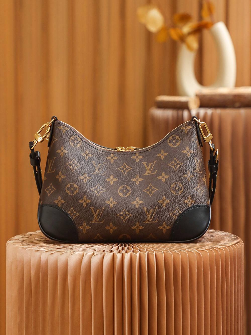 Ellebag Factory’s Replication Techniques for Louis Vuitton BOULOGNE Handbag (M45831)-Bescht Qualitéit Fake Louis Vuitton Bag Online Store, Replica Designer Bag ru