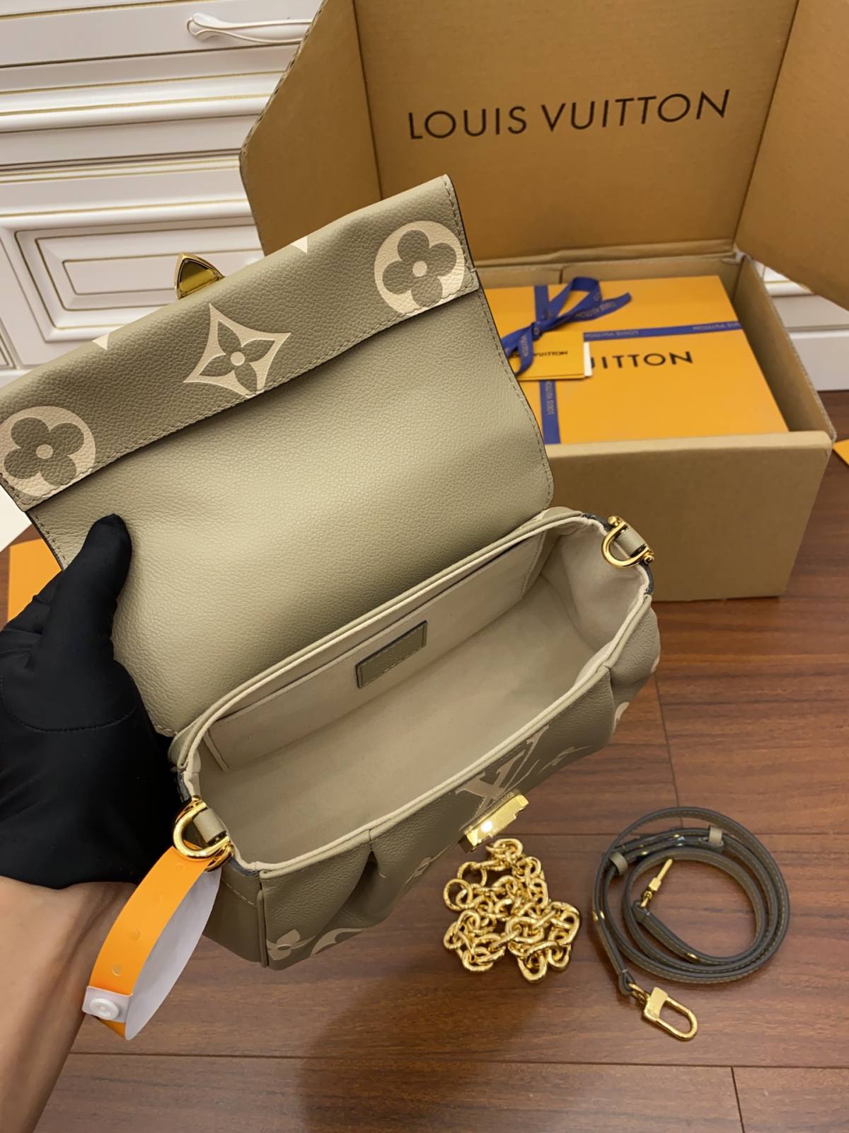 Ellebag Factory’s Replication Techniques for Louis Vuitton M45836 Elephant Grey Embossed FAVORITE Handbag-Online obchod s falošnou taškou Louis Vuitton najvyššej kvality, replika značkovej tašky ru