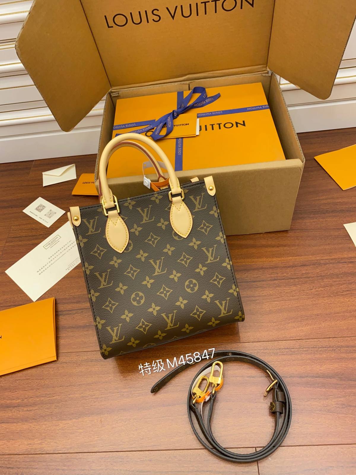 Ellebag Factory’s Replication Techniques for Louis Vuitton PETIT SAC PLAT BB Handbag (M45847)-Best Quality Fake Louis Vuitton Bag Online Store, Replica designer bag ru