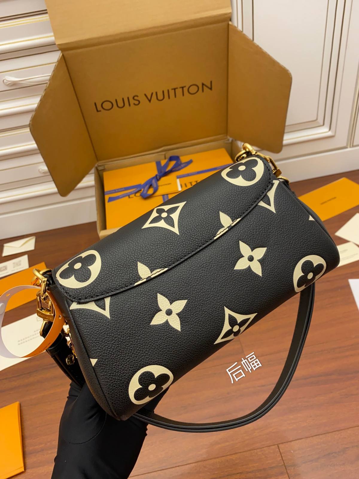 Ellebag Factory’s Replication Techniques for Louis Vuitton FAVORITE Handbag (M45859)-Najlepsza jakość fałszywych torebek Louis Vuitton Sklep internetowy, projektant repliki torebki ru