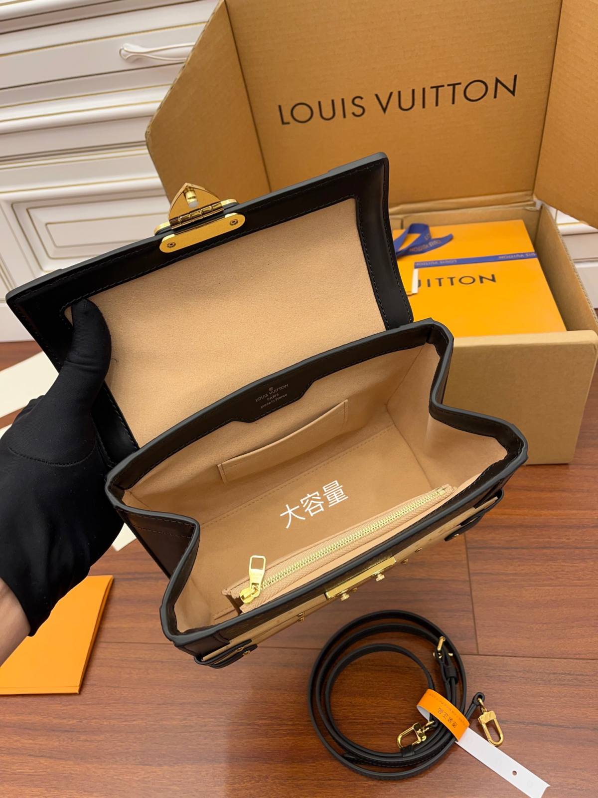 Ellebag Factory’s Replication Techniques for Louis Vuitton TRIANON Small Handbag (M45908)-Labākās kvalitātes viltotās Louis Vuitton somas tiešsaistes veikals, dizaineru somas kopija ru