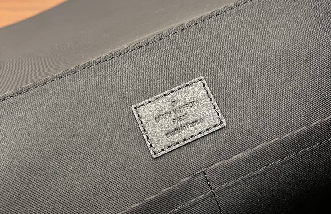 Ellebag Factory’s Replication Techniques for Louis Vuitton Black Monogram Saumur Handbag (M45911)-Best Quality Fake Louis Vuitton Bag Online Store, Replica designer bag ru