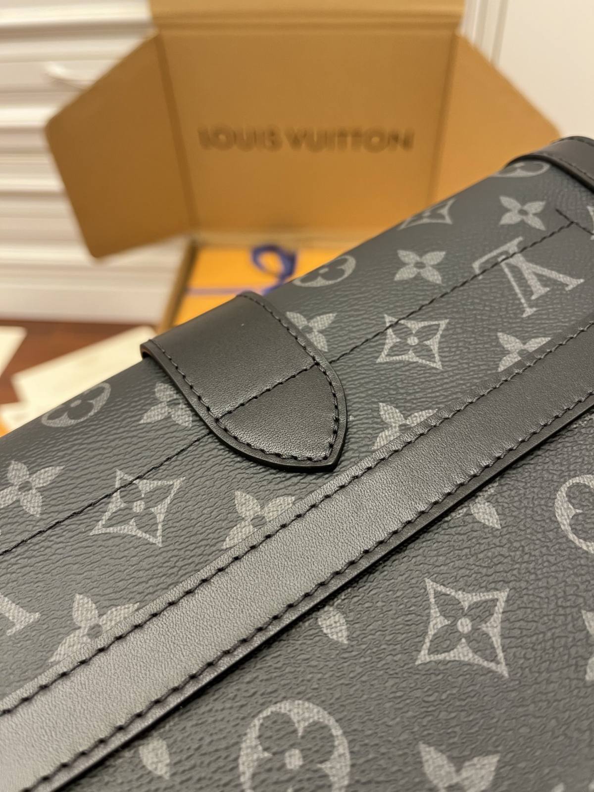 Ellebag Factory’s Replication Techniques for Louis Vuitton Black Monogram Saumur Handbag (M45911)-Meilleure qualité de faux sac Louis Vuitton en ligne, réplique de sac de créateur ru