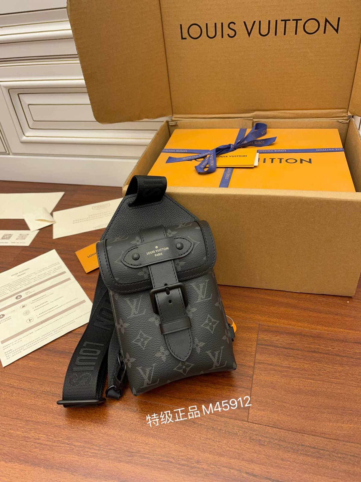 Ellebag Factory’s Replication Techniques for Louis Vuitton SAUMUR Shoulder Bag (M45912) – Monogram Eclipse Black-بہترین معیار کا جعلی لوئس ووٹن بیگ آن لائن اسٹور، ریپلیکا ڈیزائنر بیگ آر یو