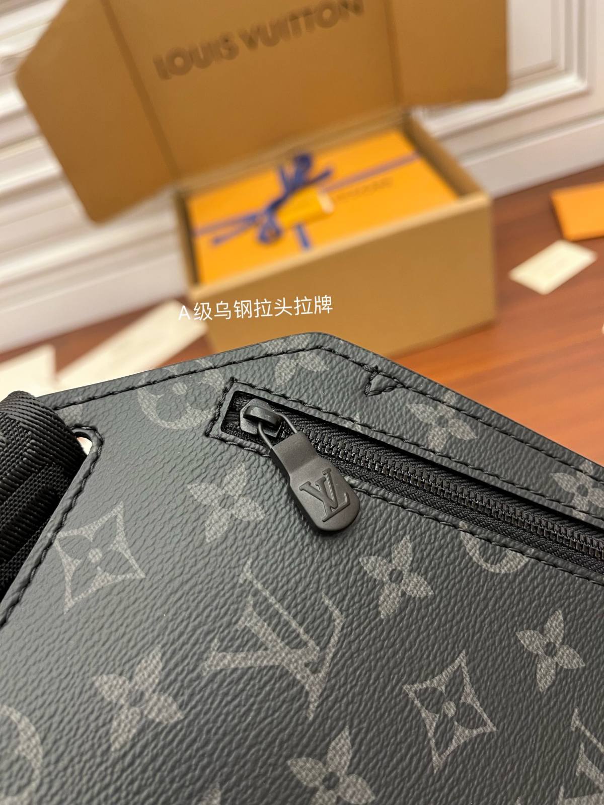 Ellebag Factory’s Replication Techniques for Louis Vuitton SAUMUR Shoulder Bag (M45912) – Monogram Eclipse Black-Meilleure qualité de faux sac Louis Vuitton en ligne, réplique de sac de créateur ru