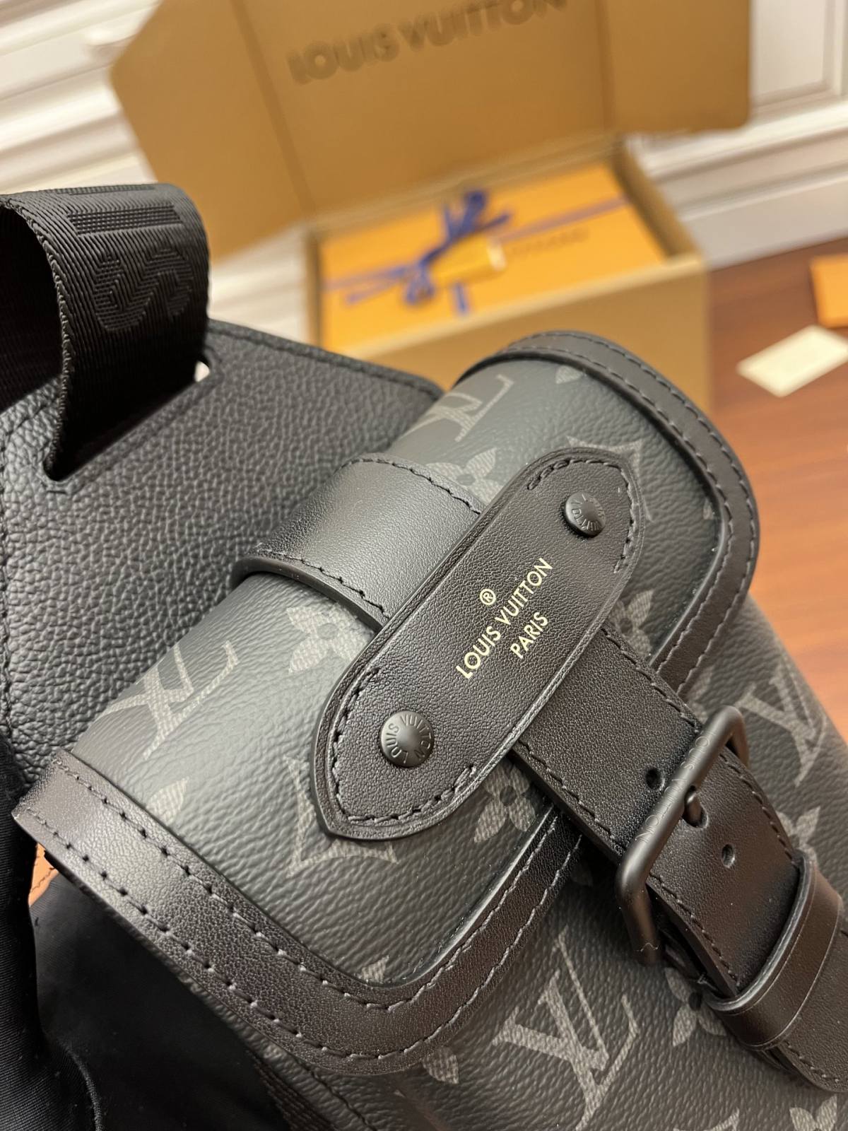 Ellebag Factory’s Replication Techniques for Louis Vuitton SAUMUR Shoulder Bag (M45912) – Monogram Eclipse Black-Best Quality Fake Louis Vuitton сумка онлайн дүкөнү, Replica дизайнер сумка ru