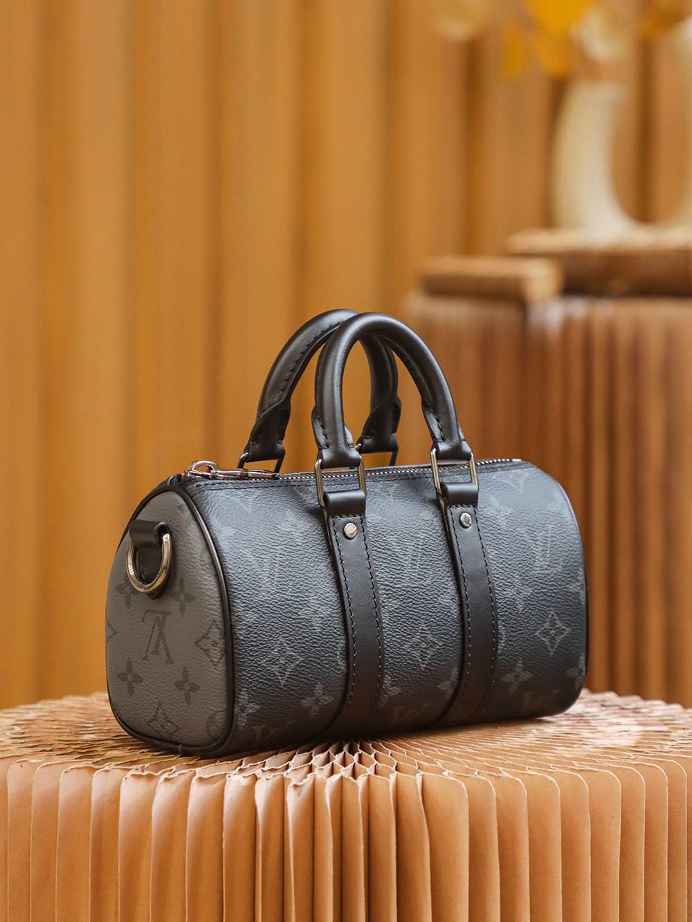 Ellebag Factory’s Replication Techniques for Louis Vuitton Keepall City XS Handbag (M45947)-ហាងអនឡាញកាបូប Louis Vuitton ក្លែងក្លាយដែលមានគុណភាពល្អបំផុត កាបូបអ្នករចនាម៉ូដចម្លង ru