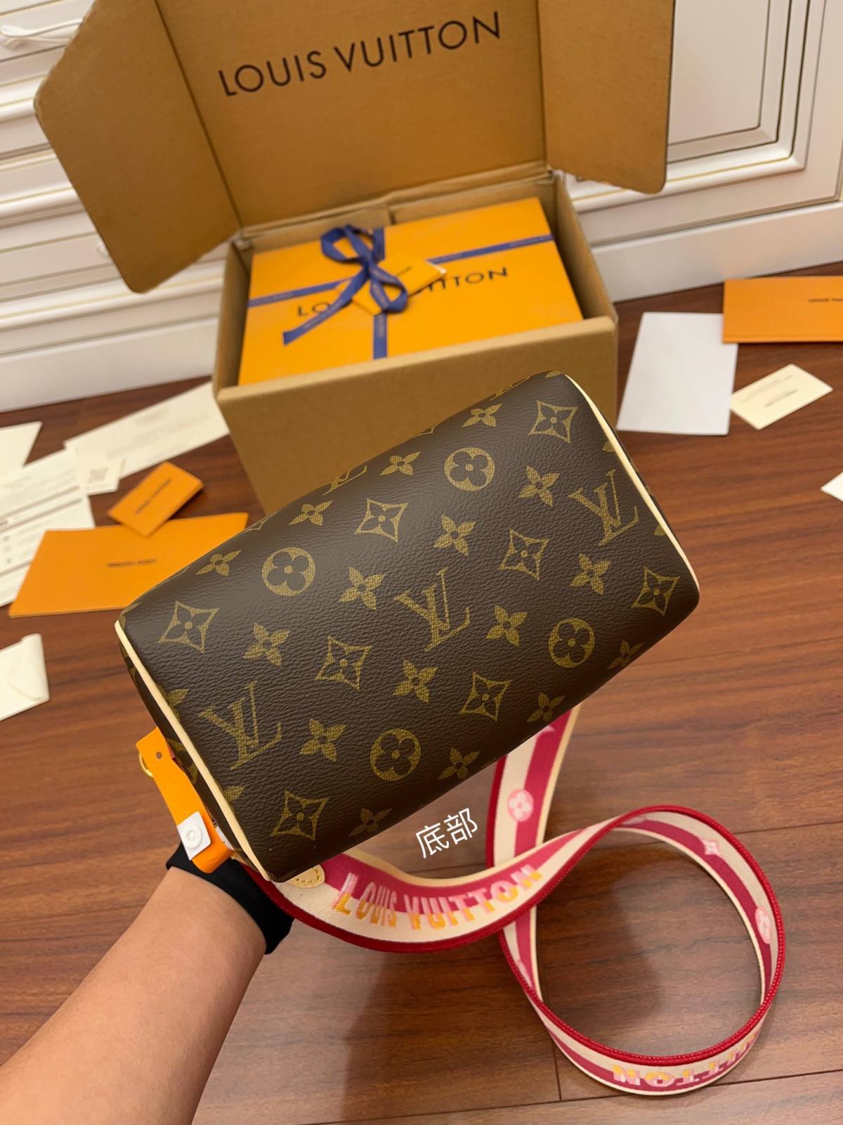 Ellebag Factory’s Replication Techniques for Louis Vuitton SPEEDY 20 Handbag (M45948) – 2021 Autumn/Winter Collection-Loja online de bolsa Louis Vuitton falsa de melhor qualidade, bolsa de designer de réplica ru