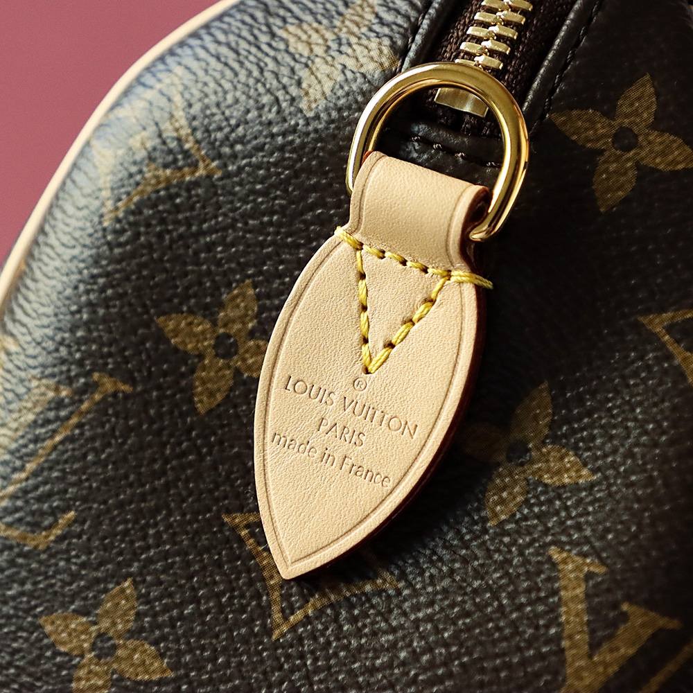 Ellebag Factory’s Replication Techniques for Louis Vuitton SPEEDY BANDOULIÈRE 20 Handbag (M45957) with Black Wide Shoulder Strap-Bedste kvalitet Fake Louis Vuitton Bag Online Store, Replica designer bag ru