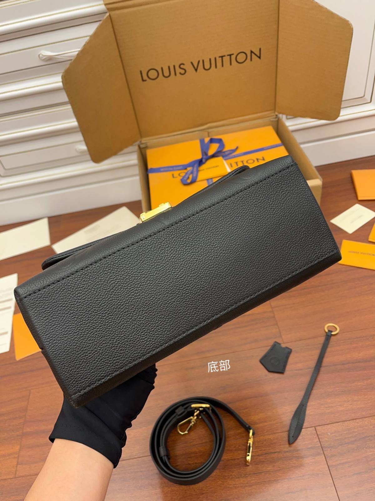 Ellebag Factory’s Replication Techniques for Louis Vuitton M45976 Black New Madeleine Medium Handbag-Labākās kvalitātes viltotās Louis Vuitton somas tiešsaistes veikals, dizaineru somas kopija ru