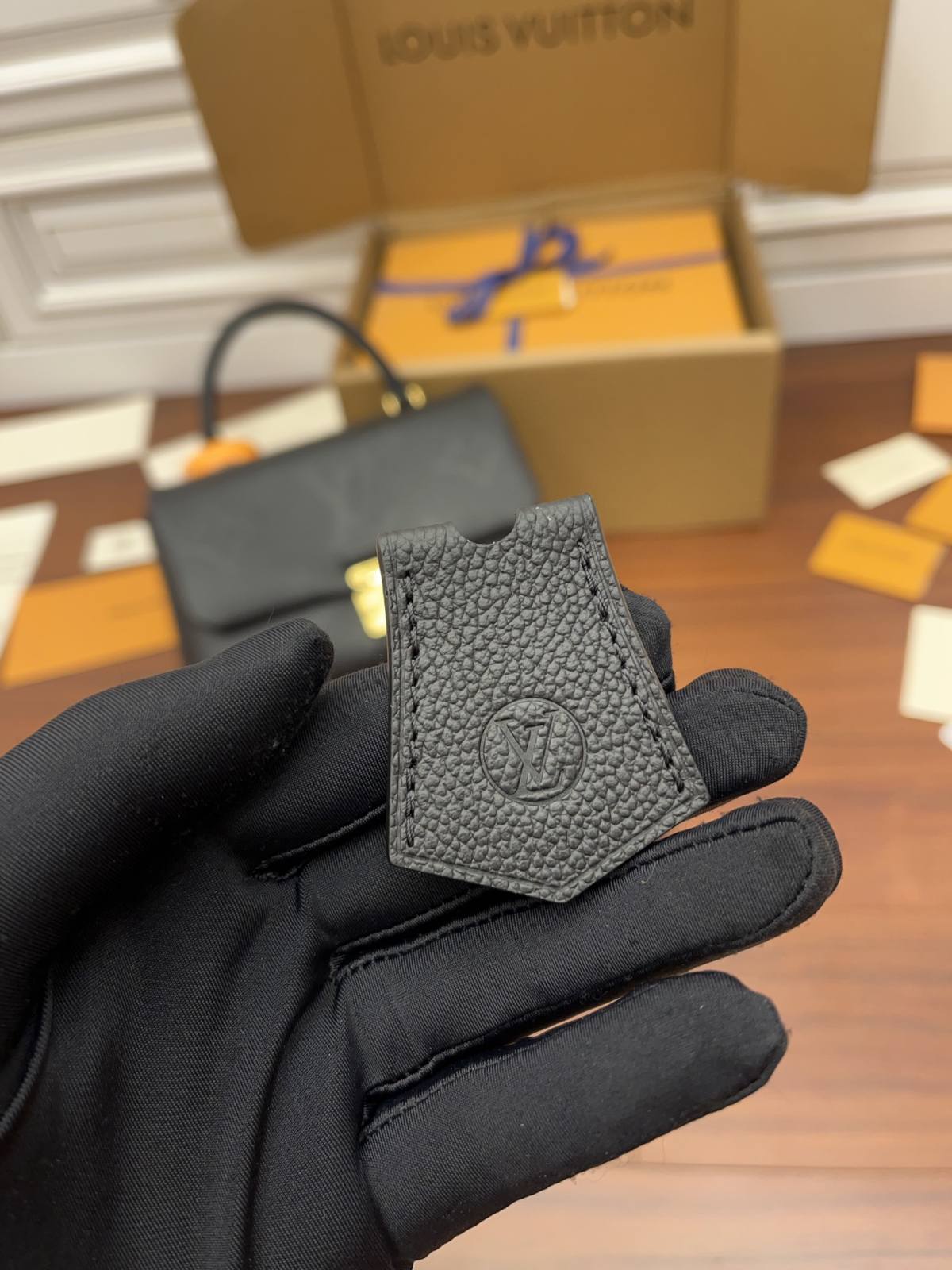 Ellebag Factory’s Replication Techniques for Louis Vuitton M45976 Black New Madeleine Medium Handbag-ហាងអនឡាញកាបូប Louis Vuitton ក្លែងក្លាយដែលមានគុណភាពល្អបំផុត កាបូបអ្នករចនាម៉ូដចម្លង ru