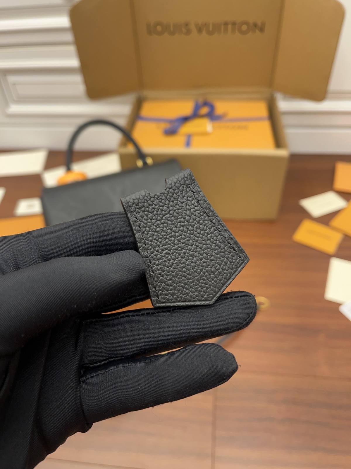 Ellebag Factory’s Replication Techniques for Louis Vuitton M45976 Black New Madeleine Medium Handbag-ຄຸນະພາບທີ່ດີທີ່ສຸດ Fake Louis Vuitton Bag Online Store, Replica designer bag ru