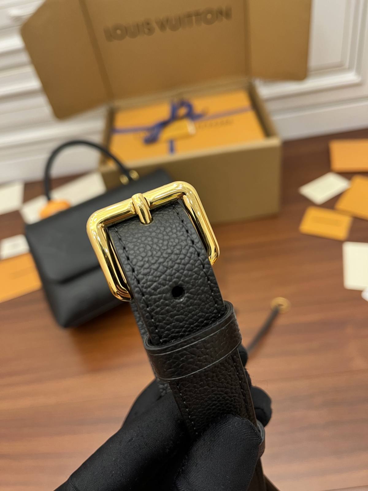 Ellebag Factory’s Replication Techniques for Louis Vuitton M45976 Black New Madeleine Medium Handbag-Botiga en línia de bosses falses de Louis Vuitton de millor qualitat, rèplica de bosses de disseny ru