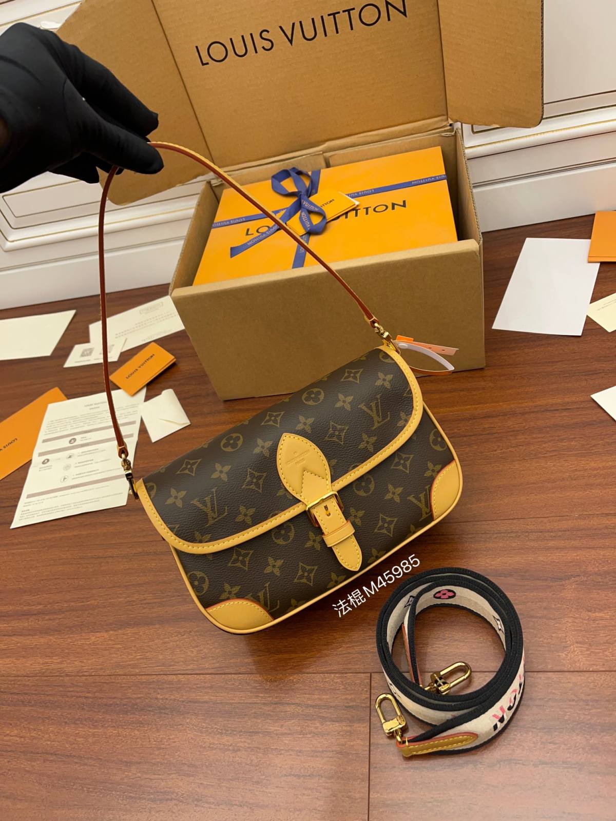 Ellebag Factory’s Replication Techniques for Louis Vuitton DIANE Handbag (M45985)-Bescht Qualitéit Fake Louis Vuitton Bag Online Store, Replica Designer Bag ru