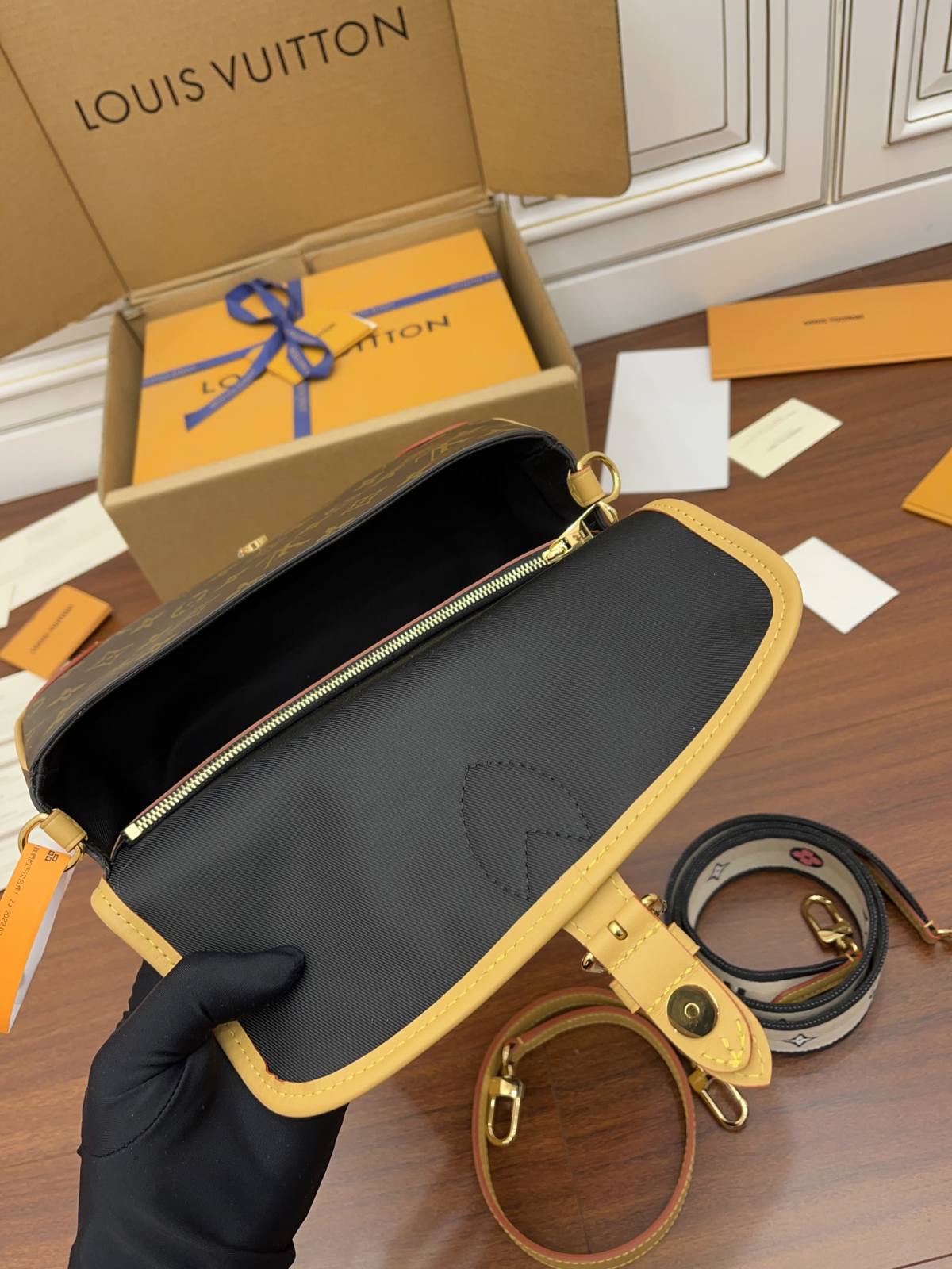 Ellebag Factory’s Replication Techniques for Louis Vuitton DIANE Handbag (M45985)-Best Quality Fake Louis Vuitton Bag Online Store, Replica designer bag ru