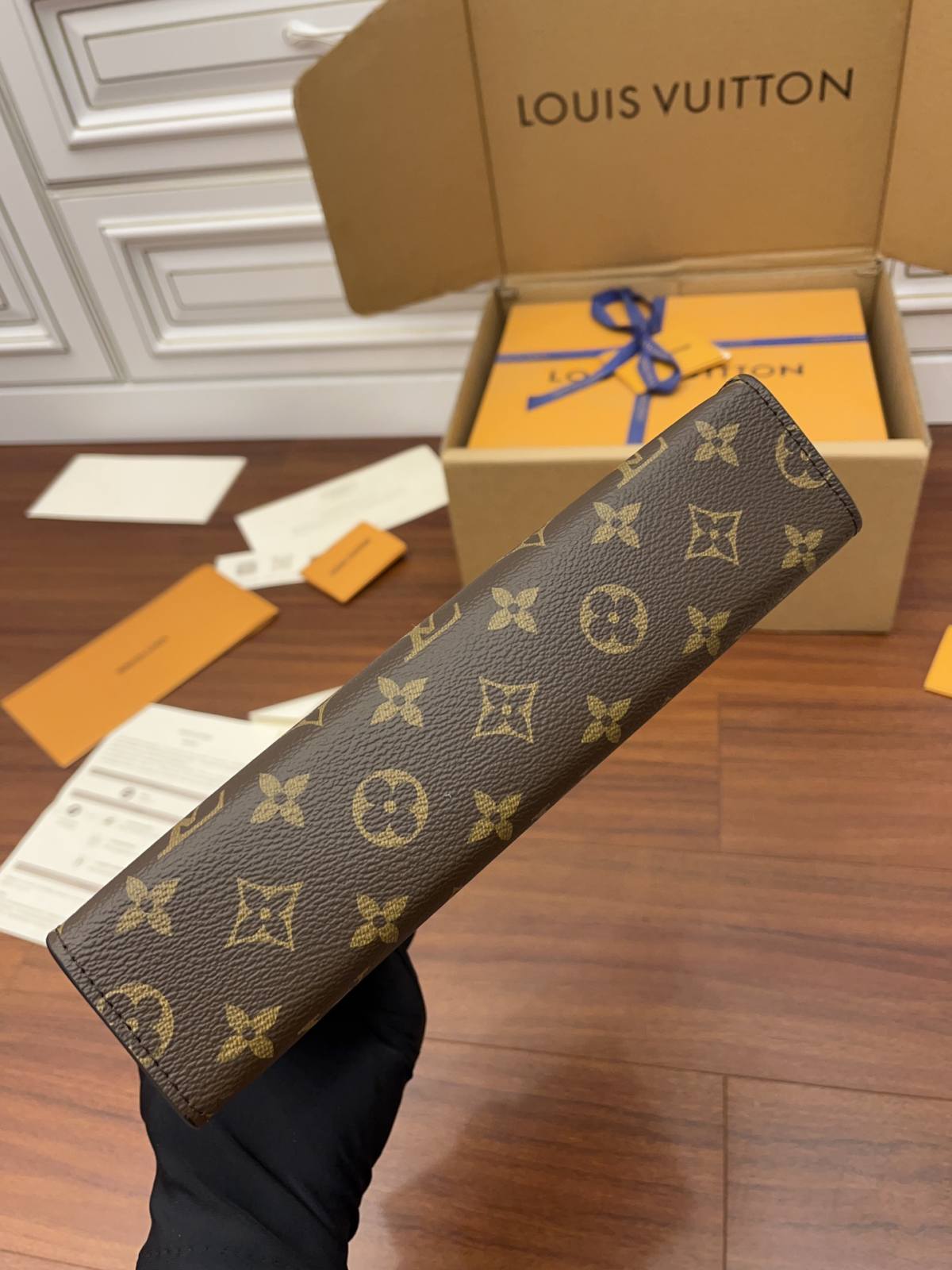 Ellebag Factory’s Replication Techniques for Louis Vuitton POCHE TOILETTE NM (M46037) Toiletry Bag-最好的質量假路易威登包網上商店，複製設計師包 ru